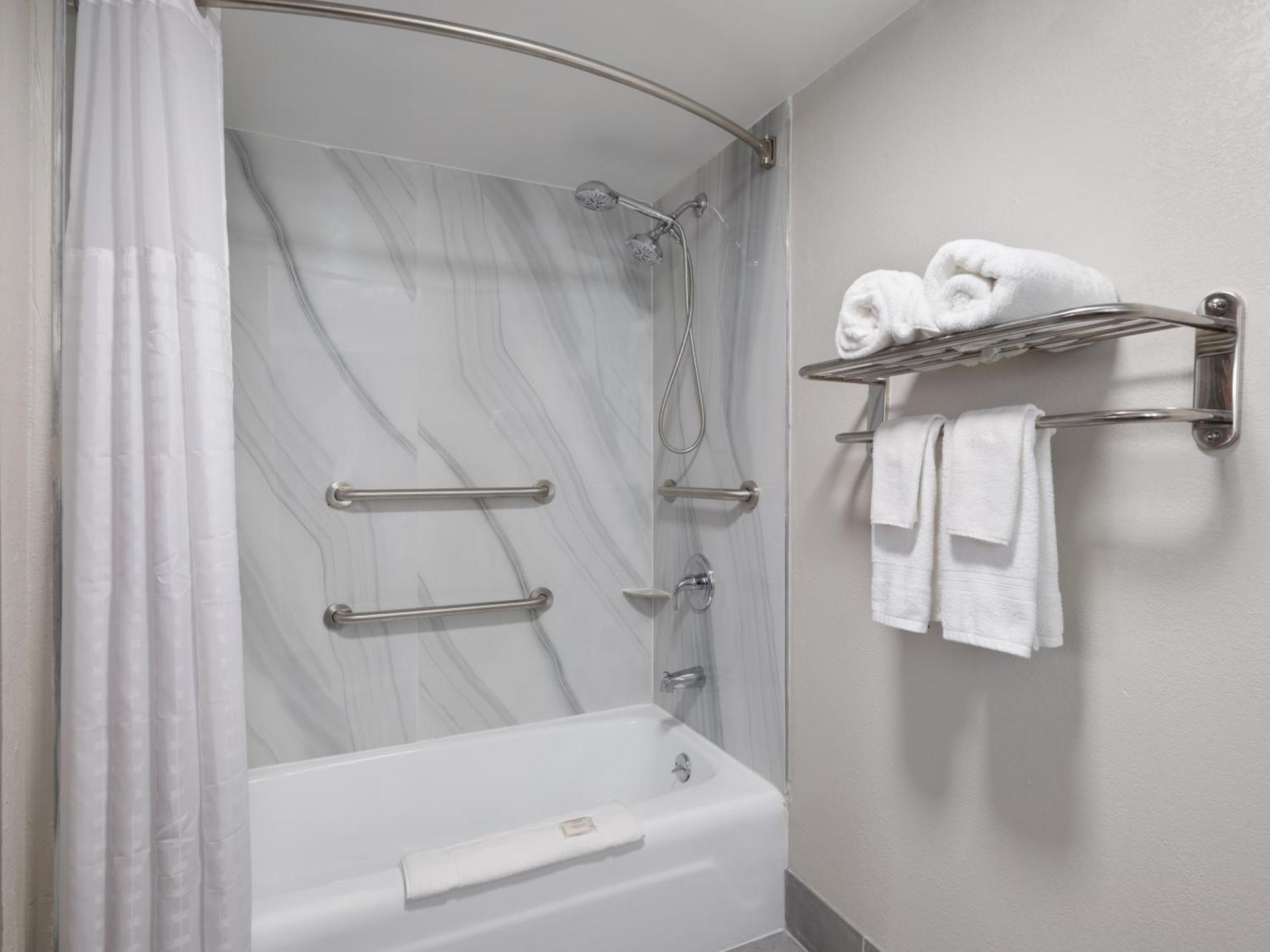 Days-Inn By Wyndham Montgomery I-85 Buitenkant foto