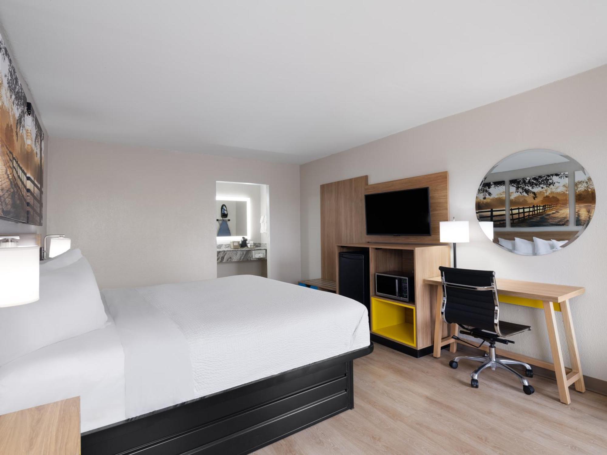 Days-Inn By Wyndham Montgomery I-85 Buitenkant foto
