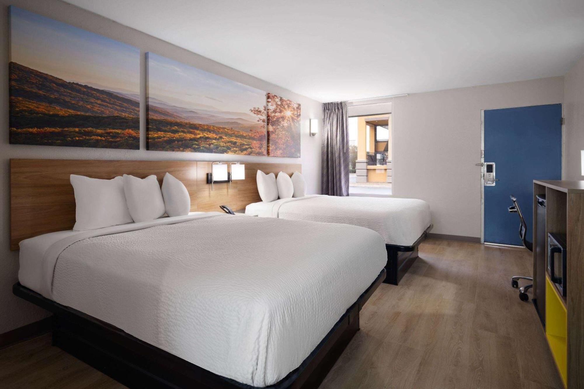 Days-Inn By Wyndham Montgomery I-85 Buitenkant foto