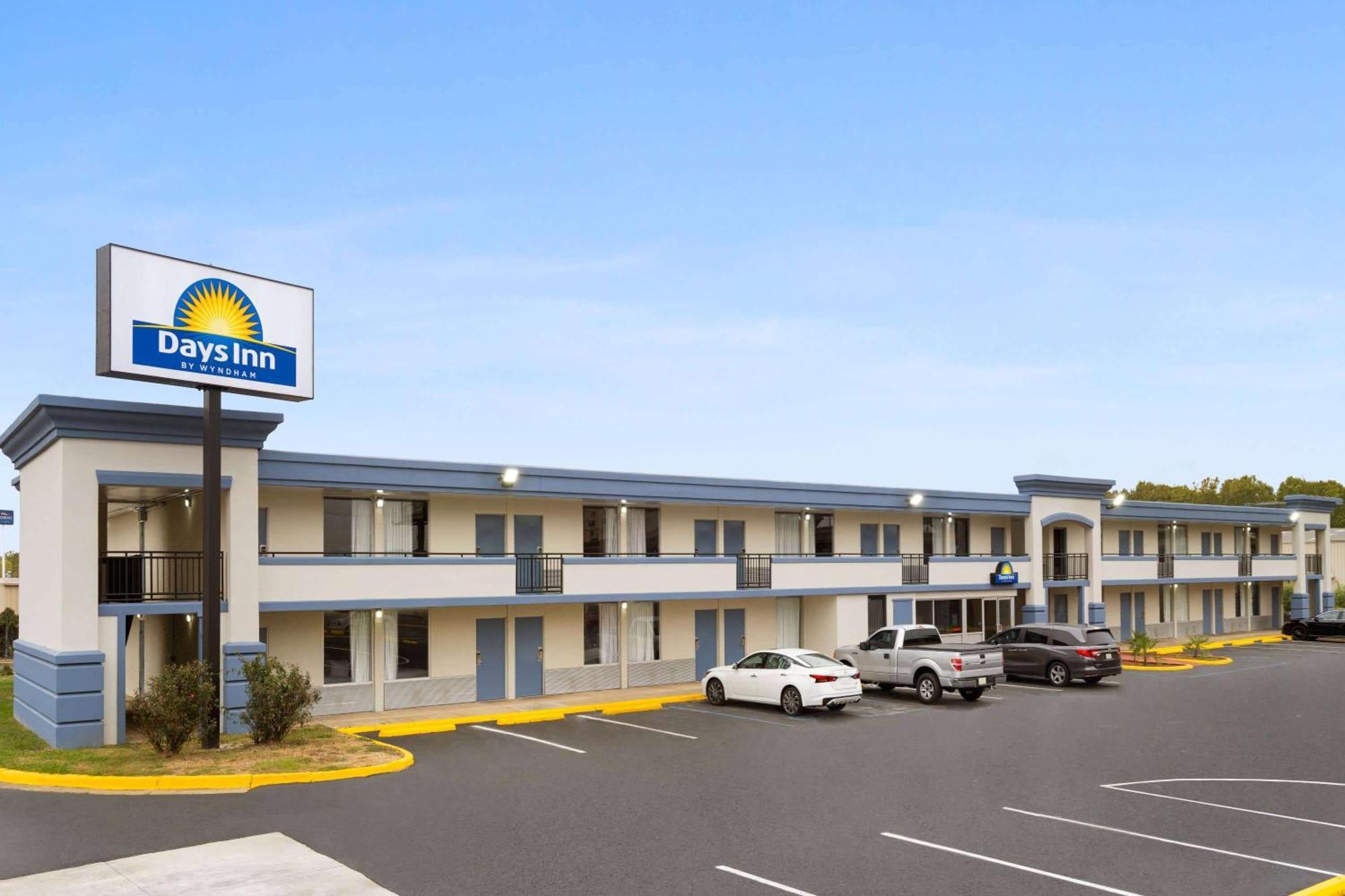 Days-Inn By Wyndham Montgomery I-85 Buitenkant foto