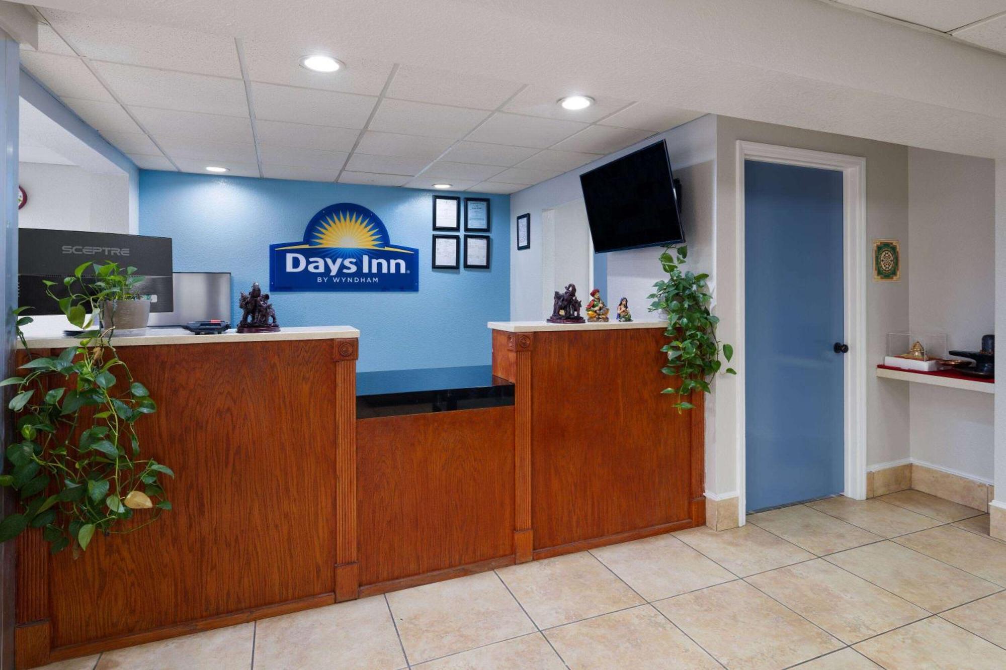 Days-Inn By Wyndham Montgomery I-85 Buitenkant foto