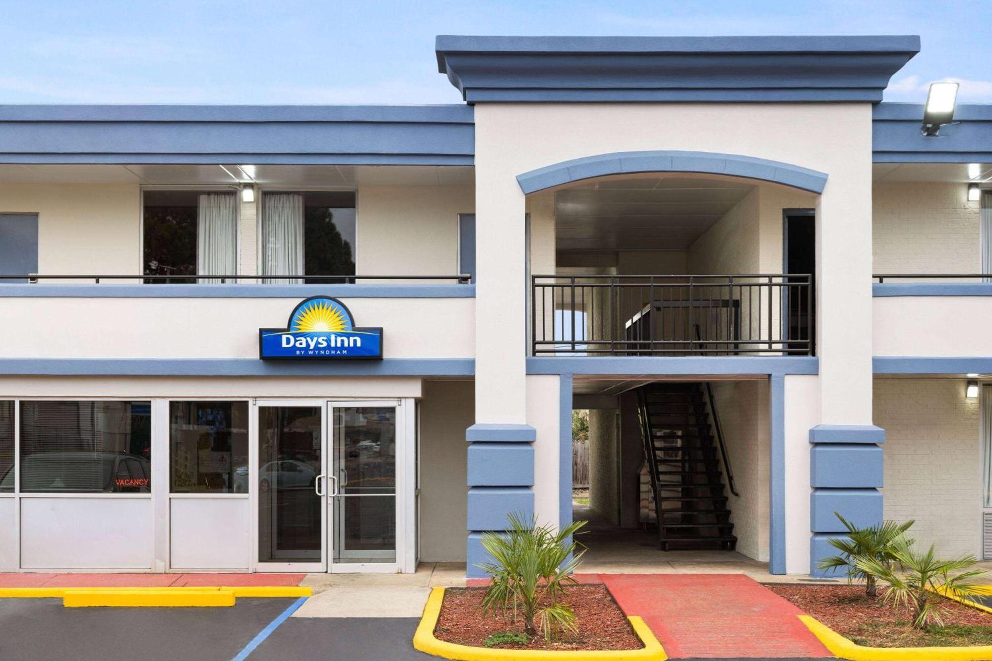Days-Inn By Wyndham Montgomery I-85 Buitenkant foto